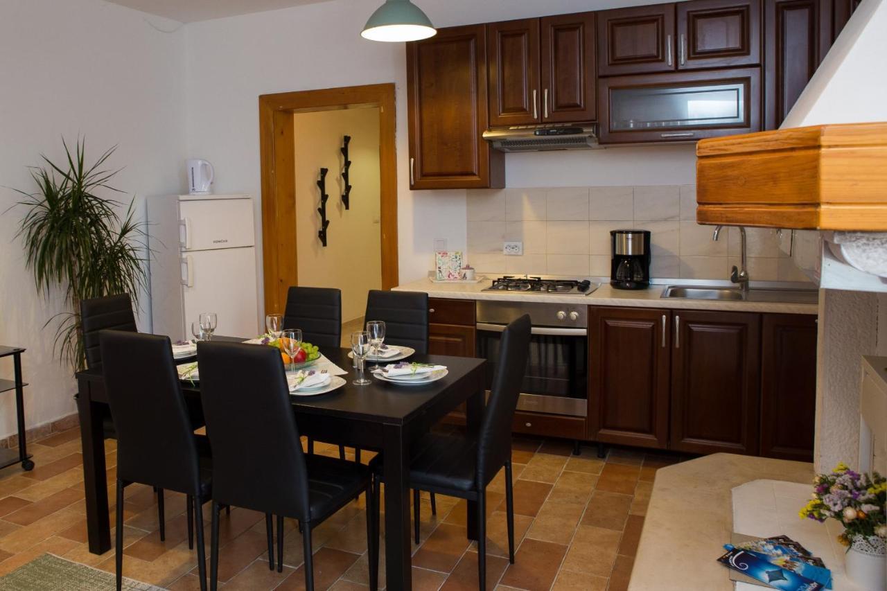 Apartman Girasol Pula Exterior photo