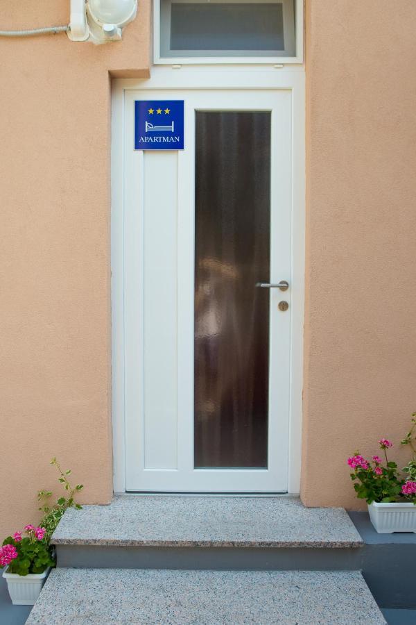 Apartman Girasol Pula Exterior photo