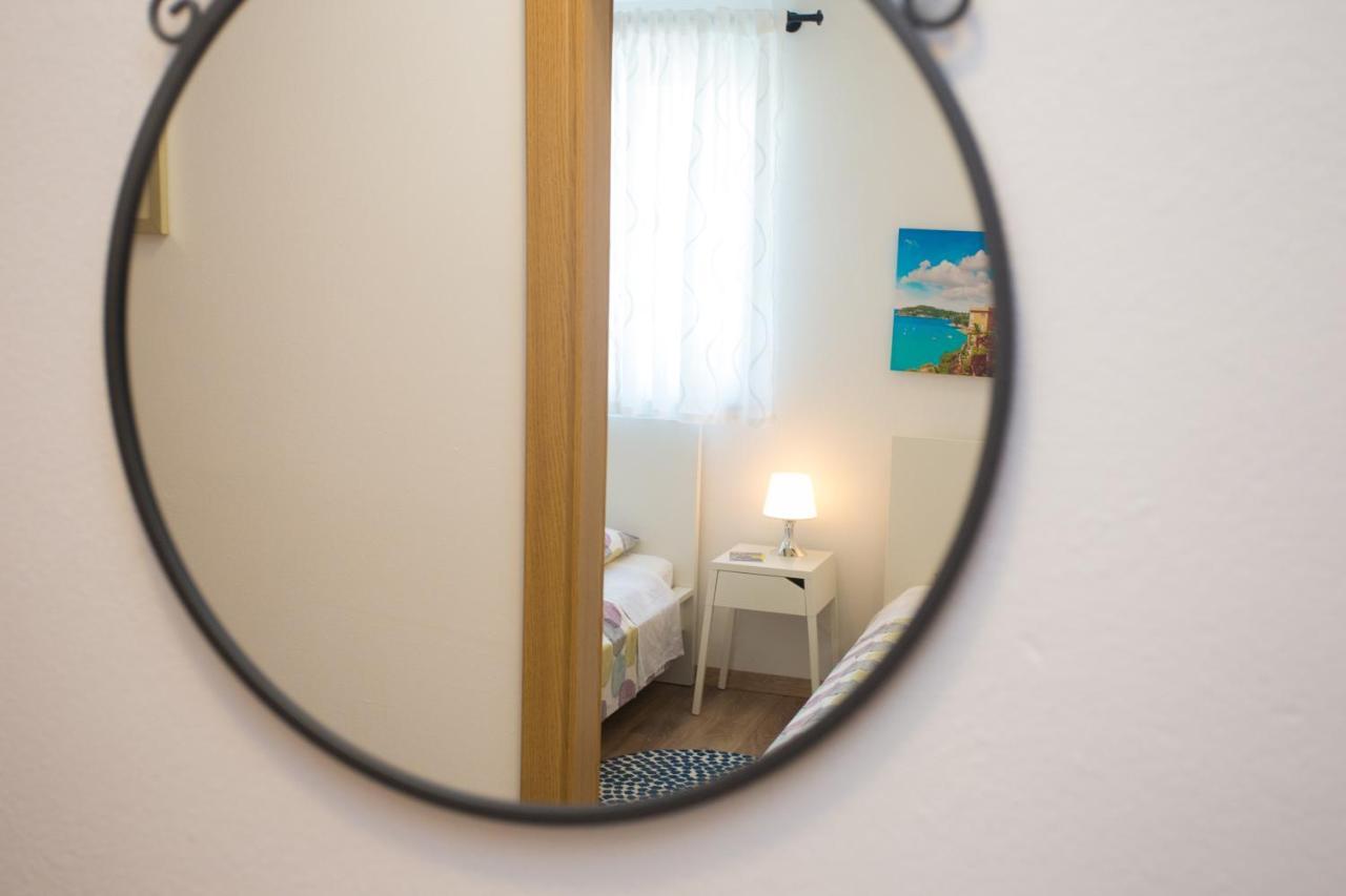 Apartman Girasol Pula Exterior photo