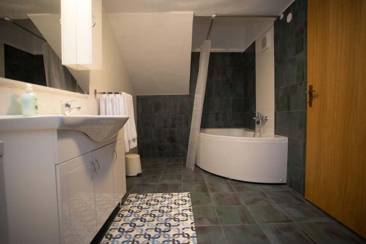 Apartman Girasol Pula Exterior photo