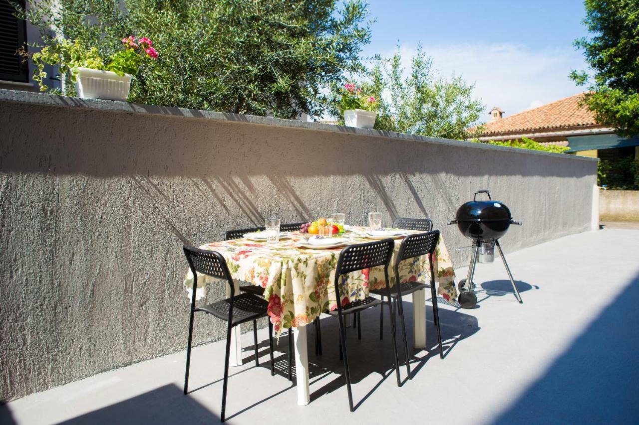 Apartman Girasol Pula Exterior photo