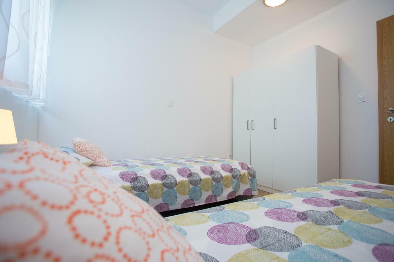 Apartman Girasol Pula Exterior photo