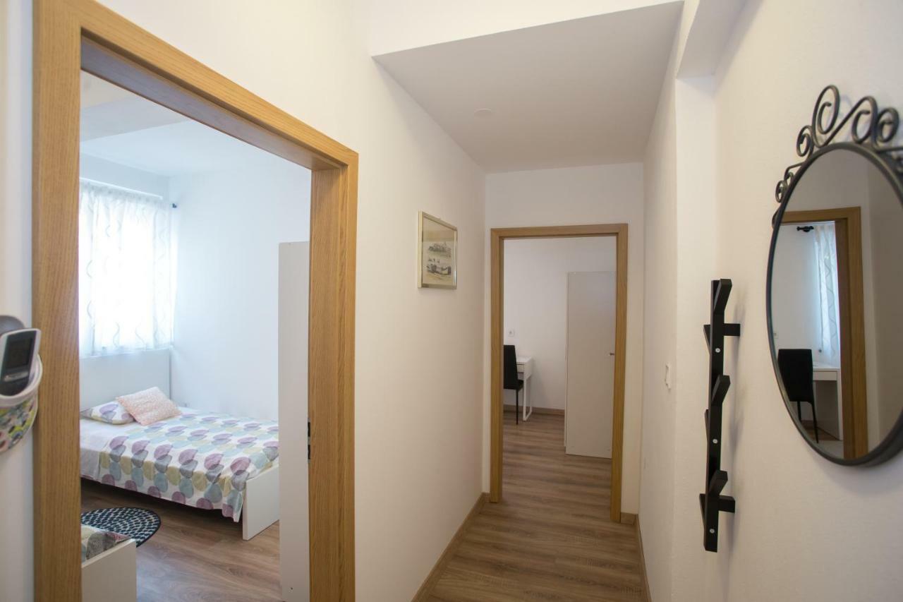 Apartman Girasol Pula Exterior photo